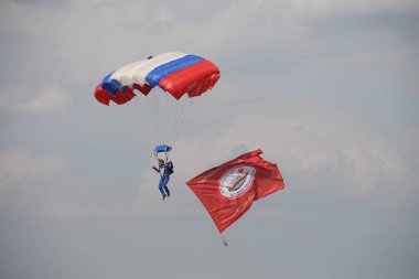 Ekaterinburg - 2 Ağustos: bir bayrak Bayramı, Rus hava saldırı birlikleri 2 Ağustos 2016 yılında Ekaterinburg sırasında yürüyüş ile seferberlik Rus paraşütçüler.