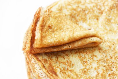 Beyaz arkaplanda izole edilmiş krepler