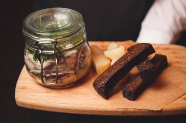 Kruton kavanoz balıkla