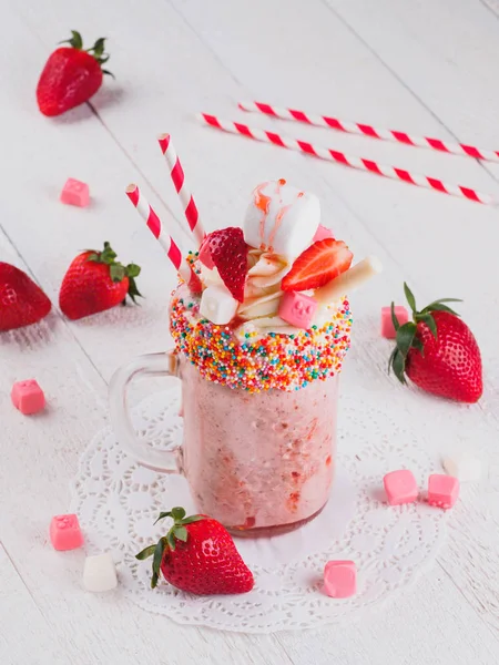 Pink strawberry freakshake — Stock Photo, Image