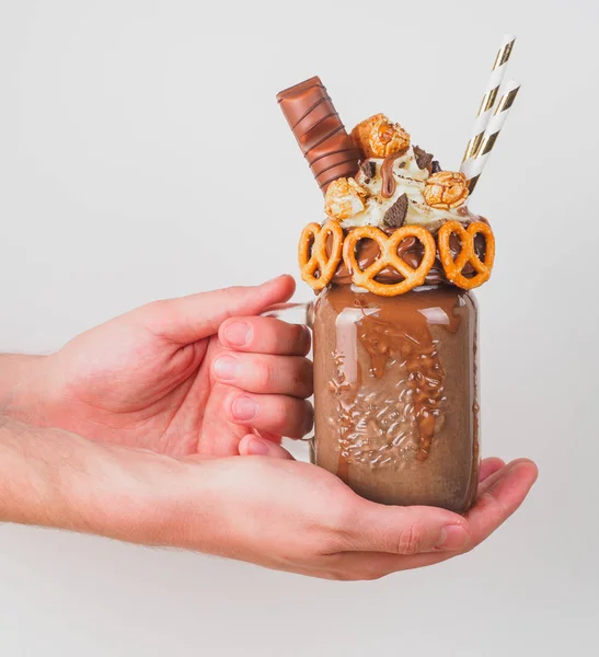 Kahverengi çikolata freakshake