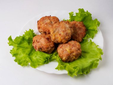 Et pirzola salan ile