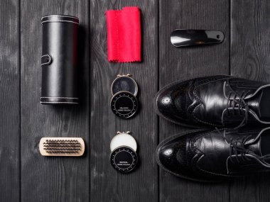 Ayakkabı Lehçe siyah çizmeler kümesiyle