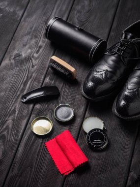 Ayakkabı Lehçe siyah çizmeler kümesiyle