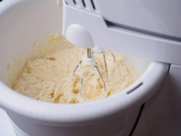 Planetary mixer cooking dough