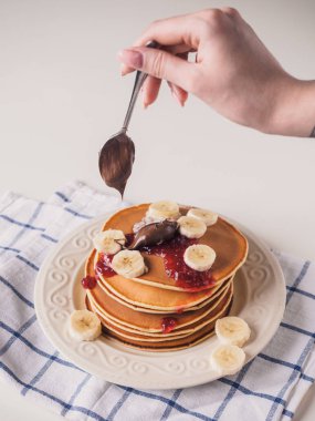 Tereyağı ve reçel krep