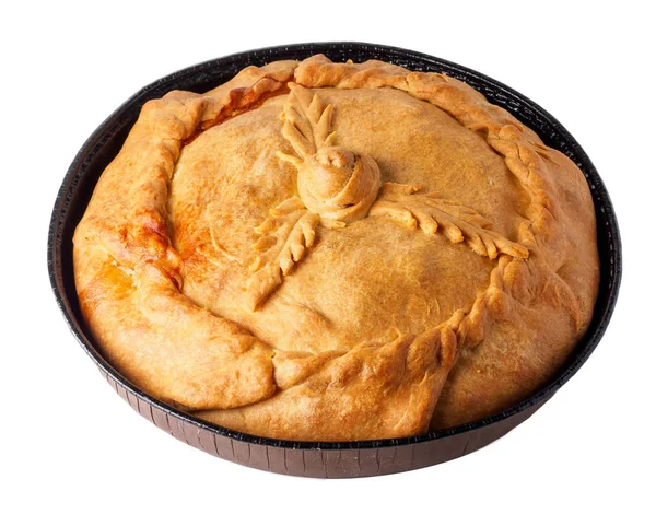 Tatar yuvarlak pasta peçete ile masada