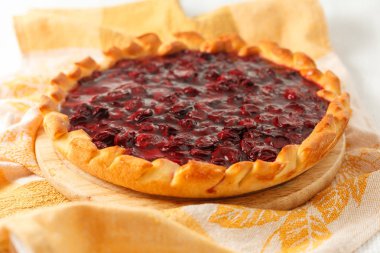 Tablo peçeteye Berry tatlı yuvarlak pasta