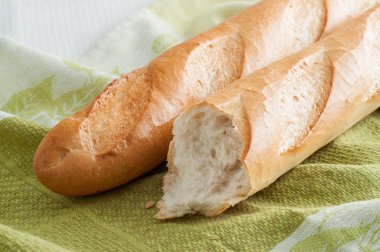 Fransız beyaz uzun baget ekmek bir tablo