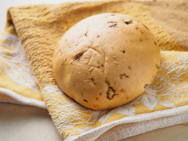 Pão doce em uma mesa — Fotografia de Stock