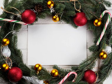 Noel Ladin şube çelenk ahşap tahta üzerinde