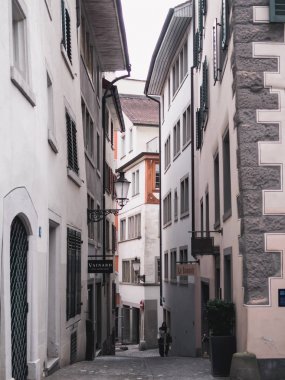 Zürih, İsviçre - 18 Eylül 2017: Tarihi Zürih şehir merkezine görünümünü