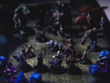 Zindan içinde masa oyunu ejderha ile minyatür ile rol