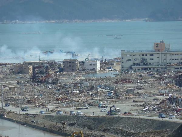 일본에서 지진 해 일의 효과. 스톡 이미지