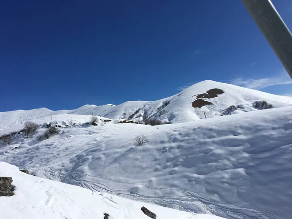 Şaşırtıcı Panorama Görünüm Gudauri Kayak Merkezinde Gürcü Dağlar Üzerinde Şaşırtıcı — Stok fotoğraf