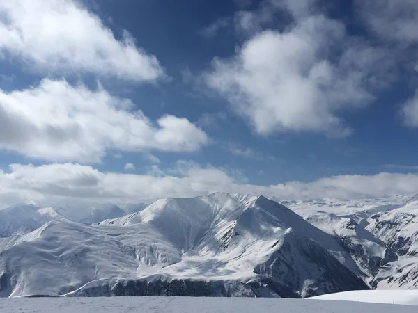 Καταπληκτική Πανοραμική Θέα Καταπληκτική Θέα Στον Γεωργιανό Βουνά Στο Χιονοδρομικό Εικόνα Αρχείου