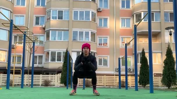 Fit Girl Doing Pushup Exercise Outdoor City Street Fitness Woman — 비디오