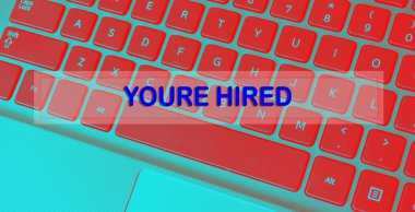 Kırmızı klavye ile metin Youre kiraladı