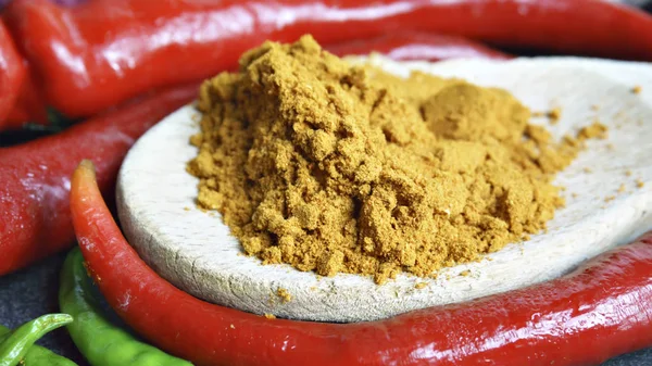 Asya Mutfağı malzemeler - kırmızı biber yeşil biber ve turmeri — Stok fotoğraf