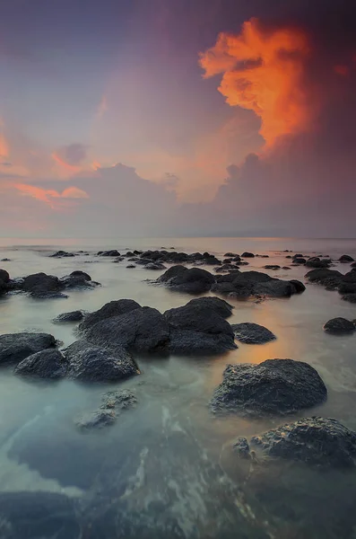 Visa soluppgång på stranden — Stockfoto