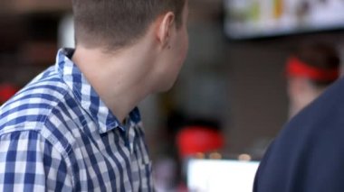 Fast-food Restoran, fastfood satın adam