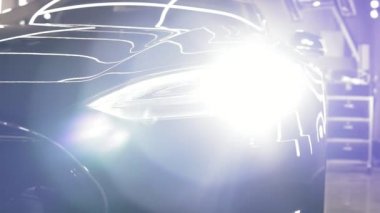 Görüntüleri ışıkları ile yeni bir siyah araba tampon.