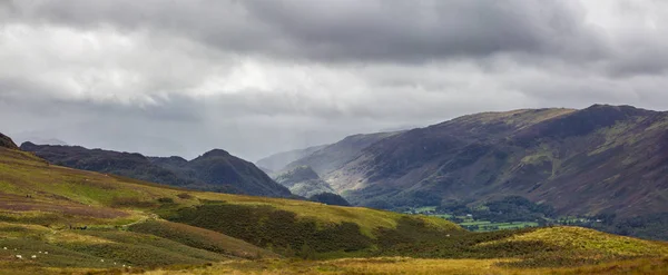 Panoráma Kenswick barátait-völgy, a Lake District, Egyesült Királyság — Stock Fotó