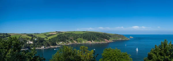 Panoramisch uitzicht op de kust van de Dartmouth, Devon, Verenigd Koninkrijk — Stockfoto