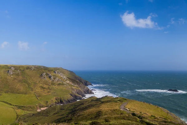 De South West Coast Path in de buurt van Hope Cove, Bolberry en Cop stijgen, Devon, Engeland, Uk — Stockfoto