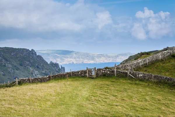 Kuru taş duvar South West Coast yol umut Cove, Bolberry ve polis uçmak, Devon, İngiltere