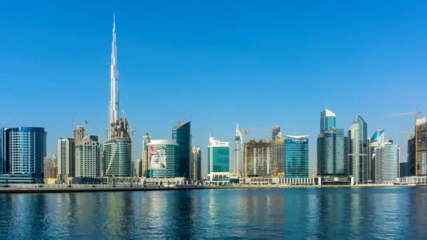 Panoramatický pohled na obchodní záliv a centrum města oblasti, centrální obchodní čtvrti ve výstavbě, Dubaj, Spojené arabské emiráty — Stock video