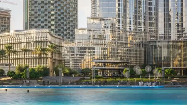 Sculpture of dandelions on the embankment of Lake Burj Khalifa, Timelapse, Dubai, UAE. — Stock Video