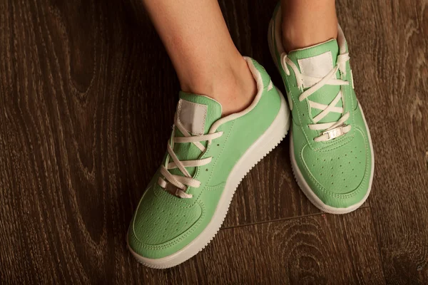 Green Sneakers shoes — Stock fotografie