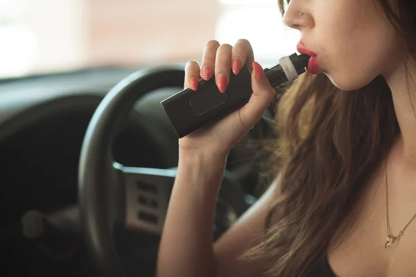 Sexy woman smoking — Stock Photo, Image