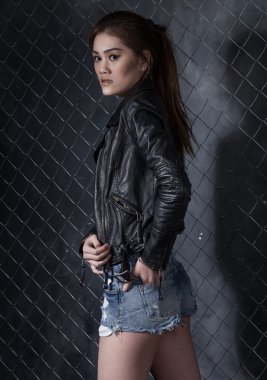 Kot şort Asya modeli