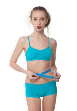 Kadın vücut beyaz arka plan üzerinde ölçmek