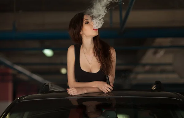 Sexy woman smoking — Stock Photo, Image