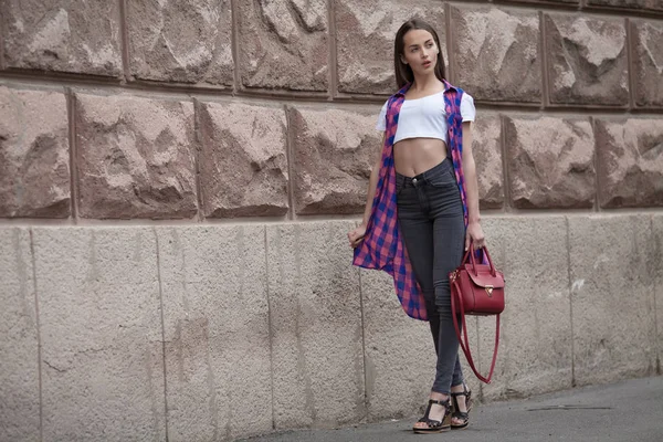 Retrato de mujer hermosa joven —  Fotos de Stock