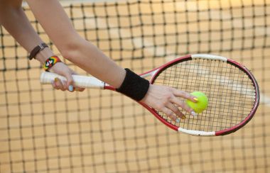 Tenis raketi ile portre el