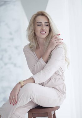 Ajansı modelleme çekim genç sarışın modeli sınama