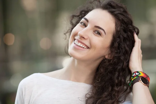 Porträt Einer Jungen Lächelnden Schönen Frau Nahaufnahme Porträt Eines Frischen — Stockfoto