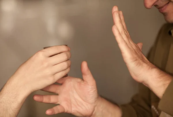 Alkoholismus Mann Hört Auf Trinken Mehr — Stockfoto