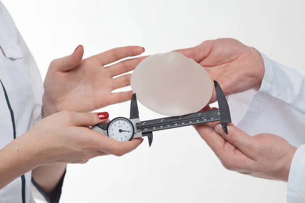 Plastic Surgeon Hands Silicon Breast Implants Calliper — Stock Photo, Image