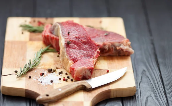 Raw Ribeye Beef Steak Cooking Ingredients Top View Copy Space — Stock Photo, Image