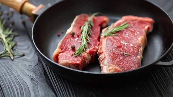 Raw Fresh Ribeye Steak Salt Seasonings Rosemary Frying Pan Wooden — Stock Photo, Image