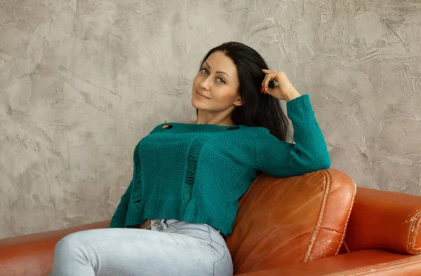 Portrait Girl Relaxing Sofa Work Home Sitting Sofa Living Room — Stock Photo, Image