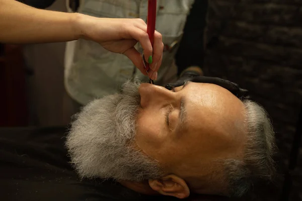 Shaving Process Beards Barbershop Master Makes Haircut Beard Client Vintage — Stock Photo, Image