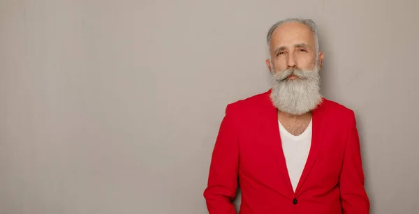 Bearded Senior Man Wearing Red Suit Grey Background Trendy Mature — Stok fotoğraf