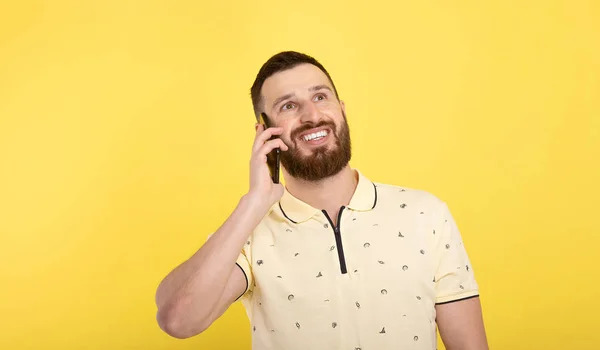 Image Happy Young Cheerful Bearded Man Casual Shirt Talking Mobile — Stockfoto