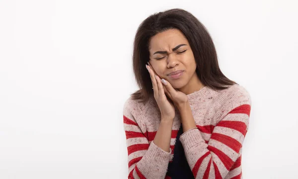 Beautiful Dark Skinned Girl Strong Tooth Ache White Background — Stock Photo, Image